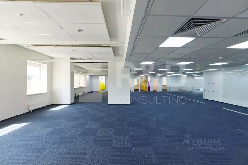 Офис в Москва ул. Двинцев, 12к1Б (903 м) - Фото 1