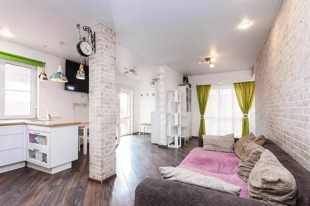 Дом в Краснодарский край, Краснодар ул. Имени Атамана Н.И. Евдокимова, ... - Фото 1