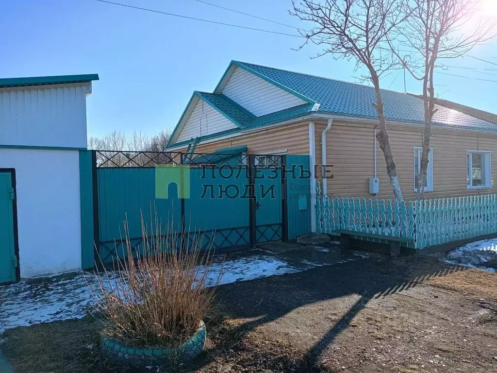 3-к кв. Красноярский край, Ужур Полевой пер., 5 (78.0 м) - Фото 2