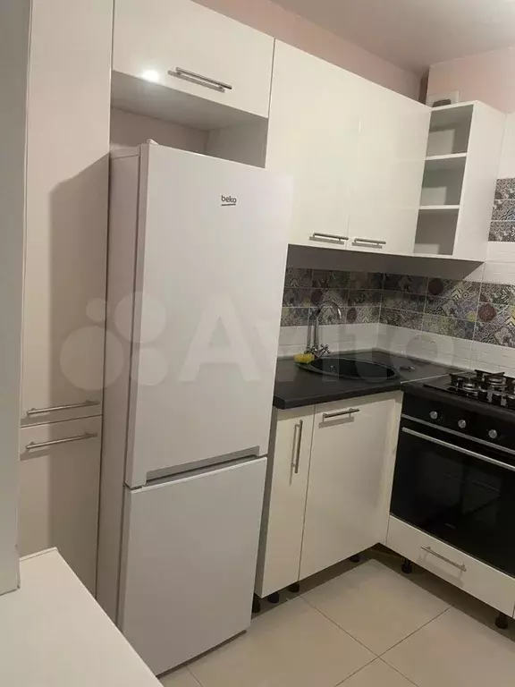 1-к. квартира, 40 м, 8/9 эт. - Фото 1