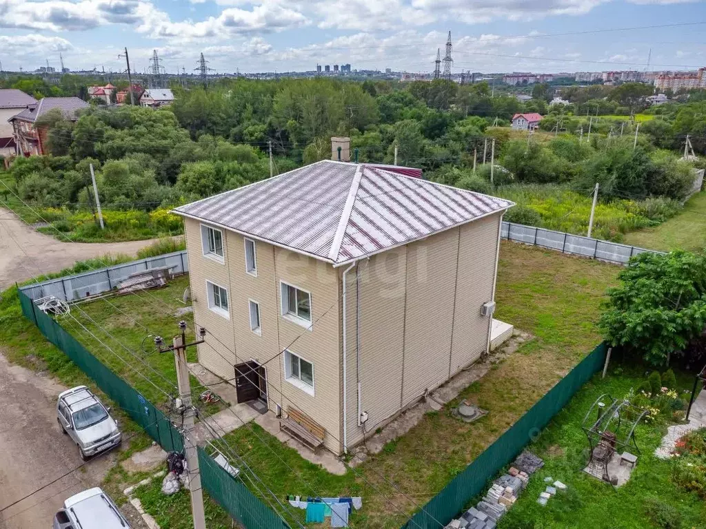 Дом в Хабаровский край, Хабаровск Земляничная ул., 1 (233 м) - Фото 0