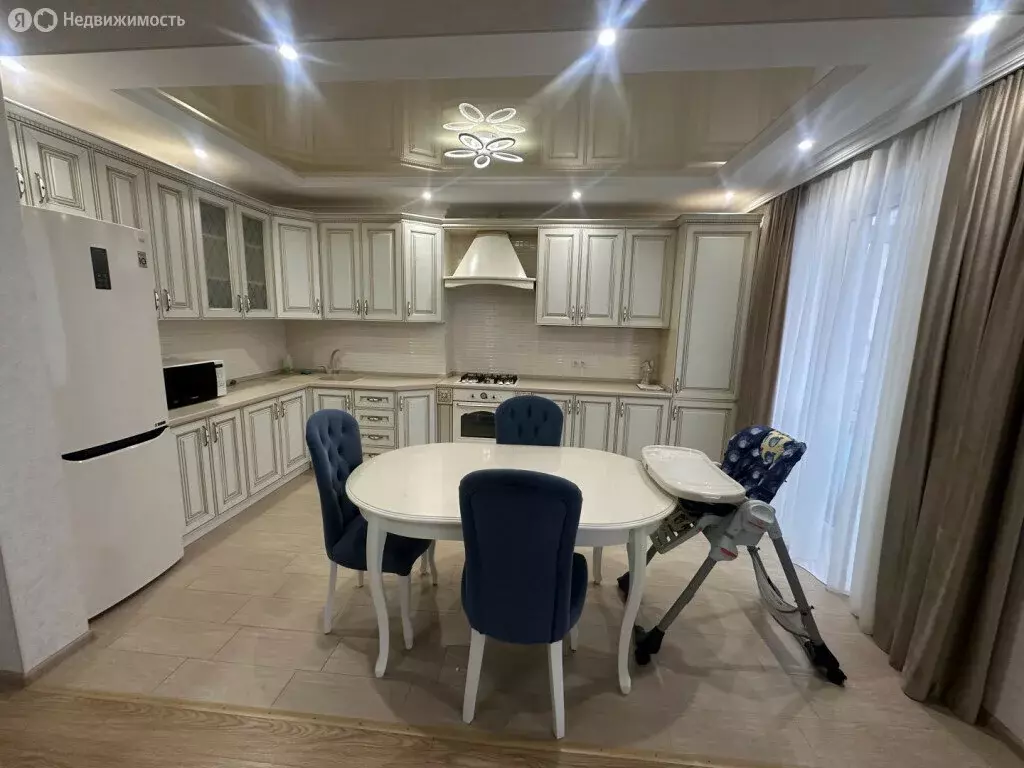 3-комнатная квартира: Владикавказ, Владикавказская улица, 67к1 (90 м) - Фото 1