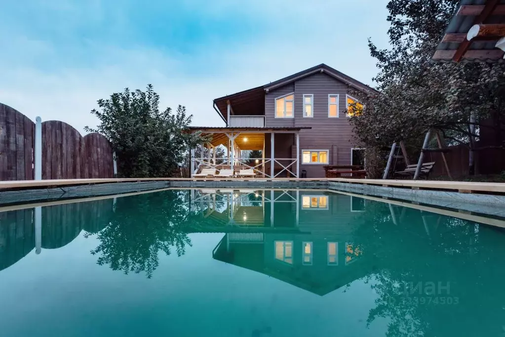 Дом в Свердловская область, Березовский пос. 2-й Карьер, 26 (200 м) - Фото 1