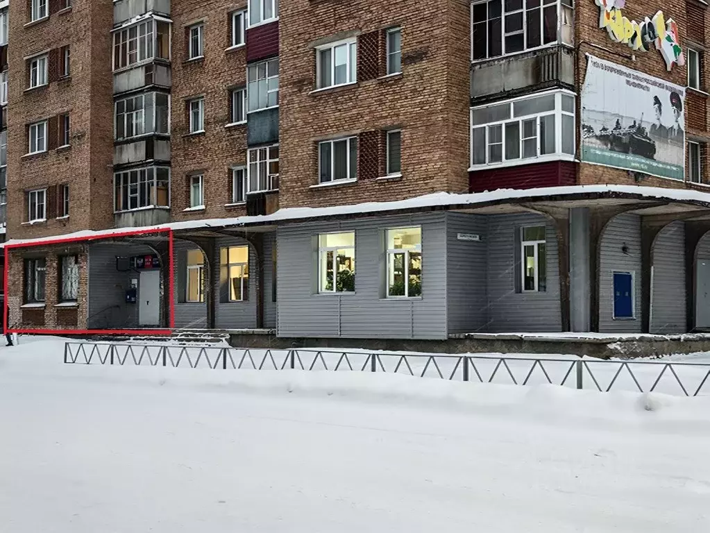 Торговая площадь в Коми, Инта Воркутинская ул., 15 (89 м) - Фото 2