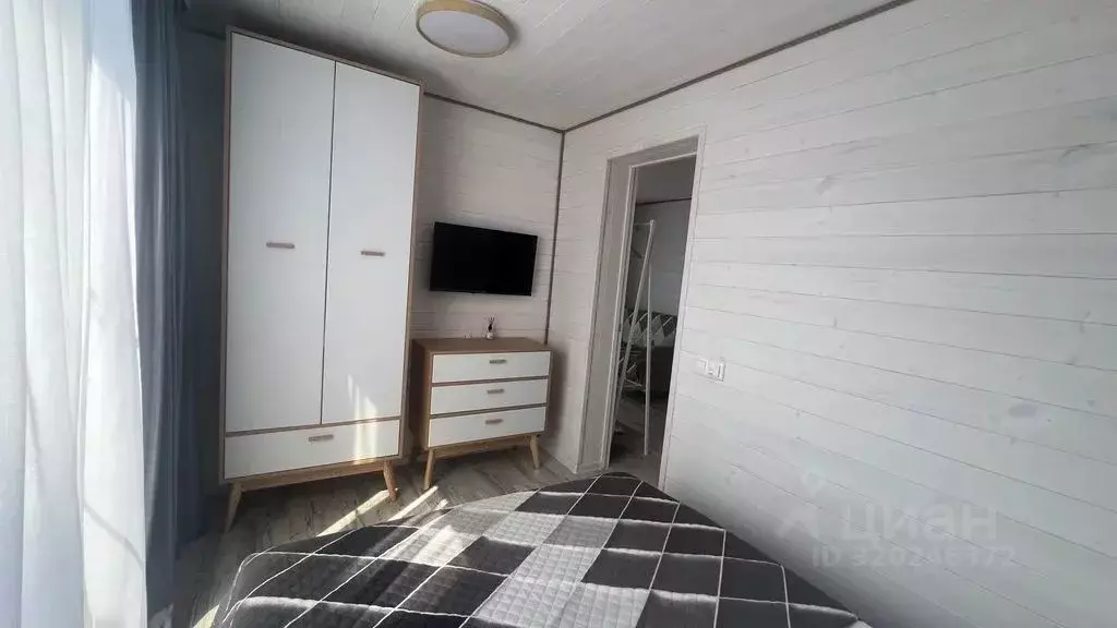 Дом в Краснодарский край, Геленджик Пограничная ул., 32к1 (30 м) - Фото 1