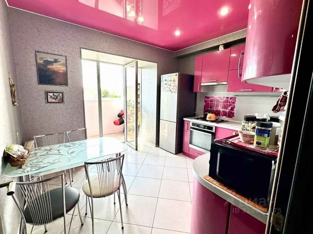 3-к кв. Волгоградская область, Волгоград ул. Базарова, 2 (75.0 м) - Фото 1