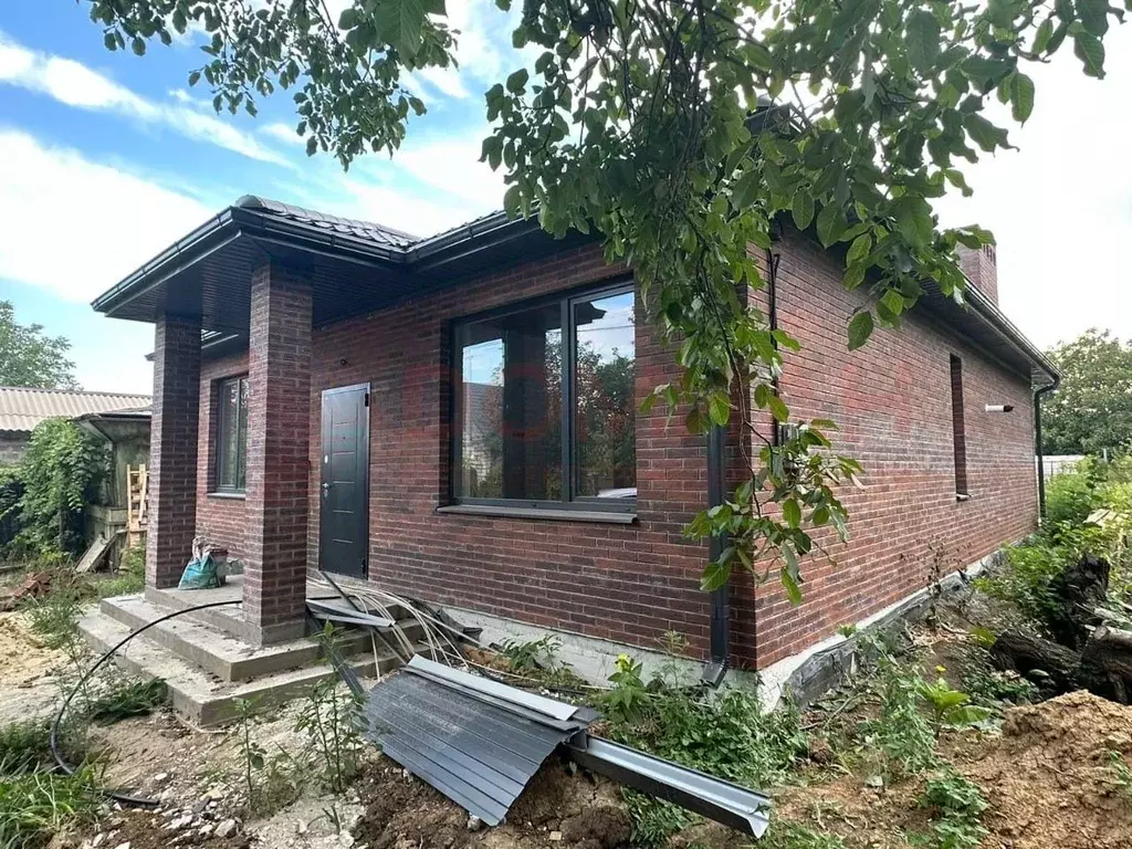 Дом в Ростовская область, Новошахтинск ул. Батурина, 5 (100 м) - Фото 1