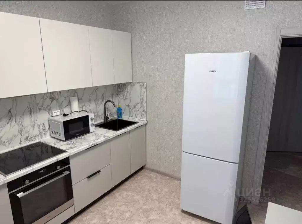 1-к кв. Татарстан, Казань ул. Братьев Батталовых, 27 (36.0 м) - Фото 2