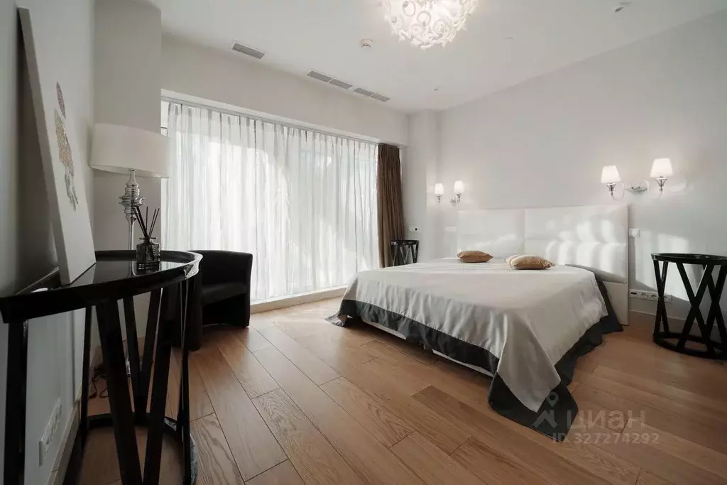 2-к кв. Москва 1-й Красногвардейский проезд, 15 (150.0 м) - Фото 1