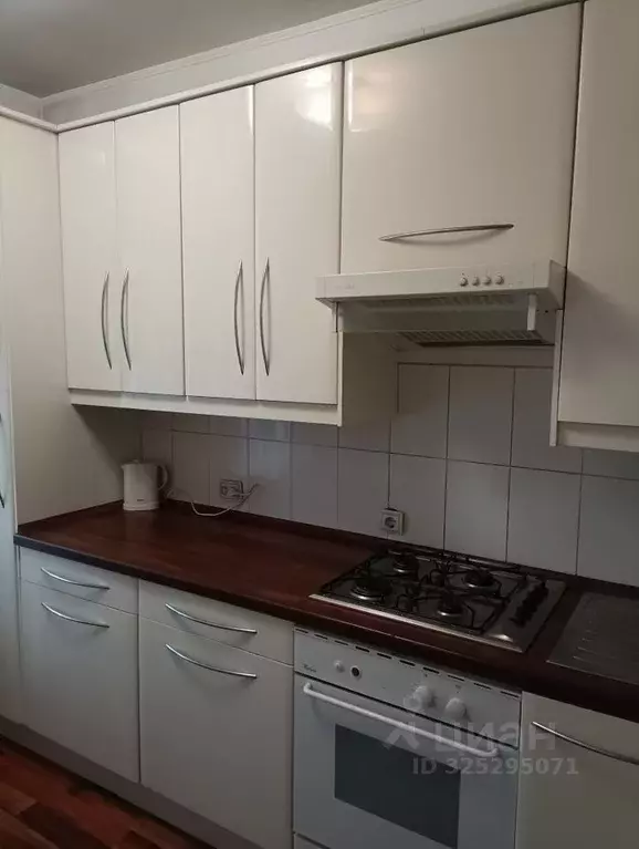 3-к кв. Московская область, Химки ул. Нахимова, 4 (72.0 м) - Фото 0