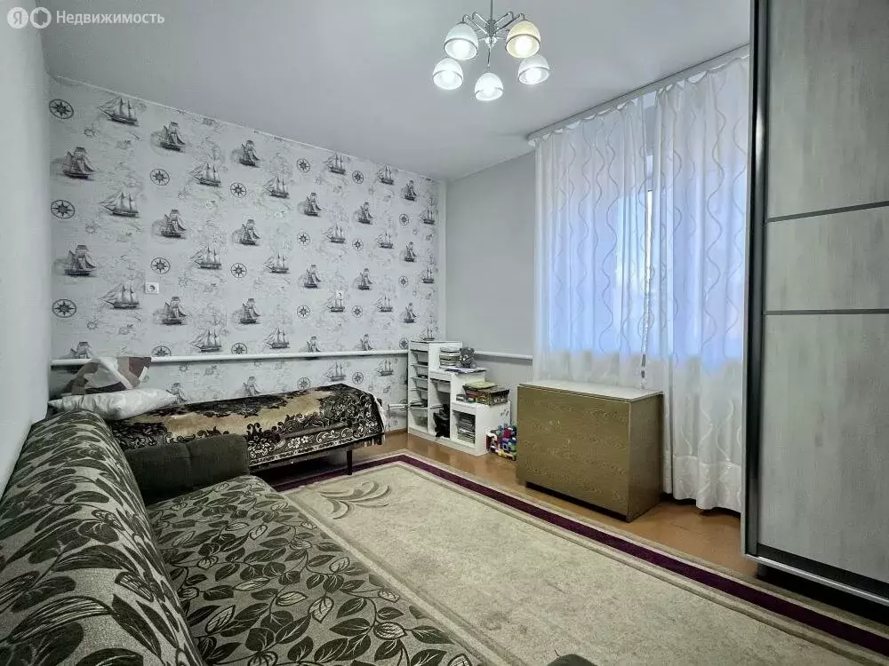 Дом в Калачинск, улица Тушминцева (217 м) - Фото 1
