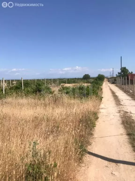 Участок в Бахчисарайский район, село Угловое (189 м) - Фото 1