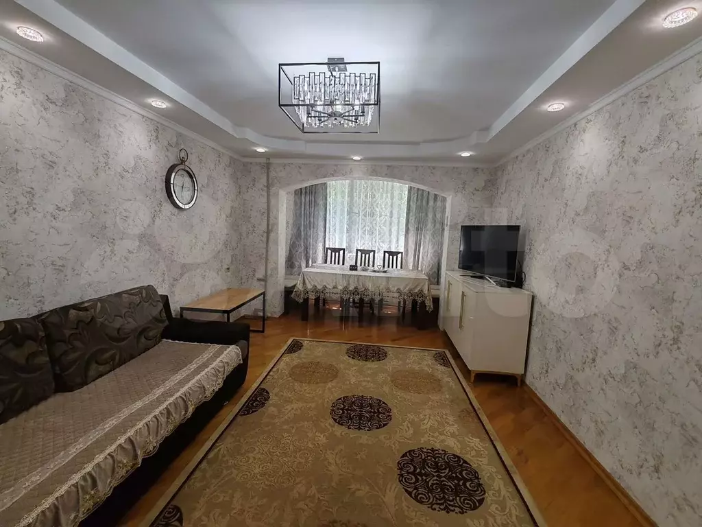 Комната 90 м в 4-к., 2/5 эт. - Фото 1