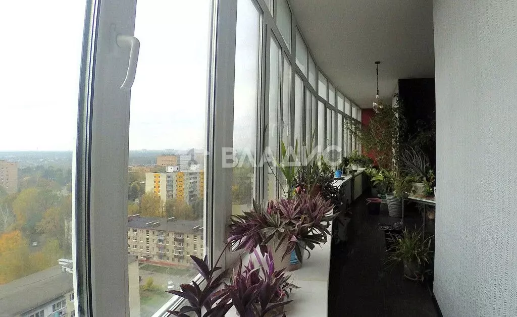 Продается 4-комнатная квартира - Фото 1