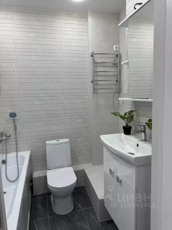 1-к кв. Оренбургская область, Оренбург Уральская ул., 2/25 (32.5 м) - Фото 0
