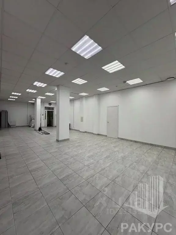 Помещение свободного назначения в Пермский край, Пермь просп. ... - Фото 1