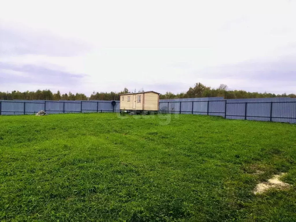 Участок в Калужская область, Калуга городской округ, д. Уварово ул. ... - Фото 1