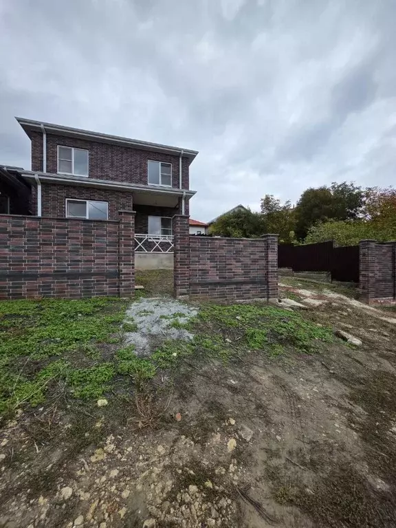 Дом в Ставропольский край, Ставрополь № 9 мкр, ул. Мичурина, 129 (145 ... - Фото 1