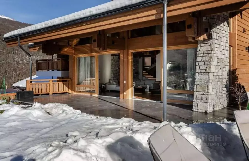 Дом в Краснодарский край, Сочи Красная Поляна пгт, ул. Защитников ... - Фото 0