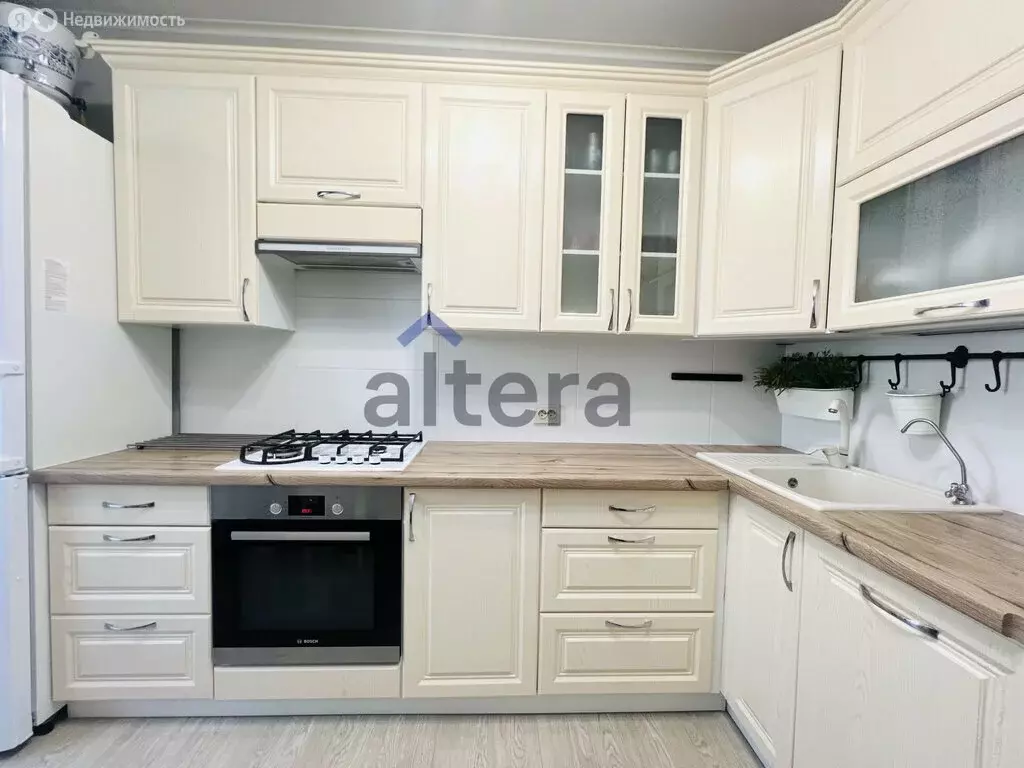 3-комнатная квартира: село Осиново, Садовая улица, 8 (87 м) - Фото 1