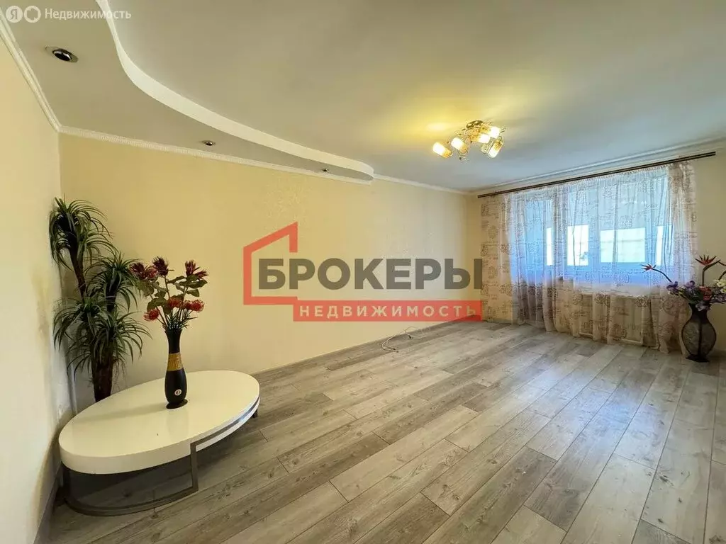 3-комнатная квартира: Севастополь, улица Генерала Лебедя, 34 (70.4 м) - Фото 0