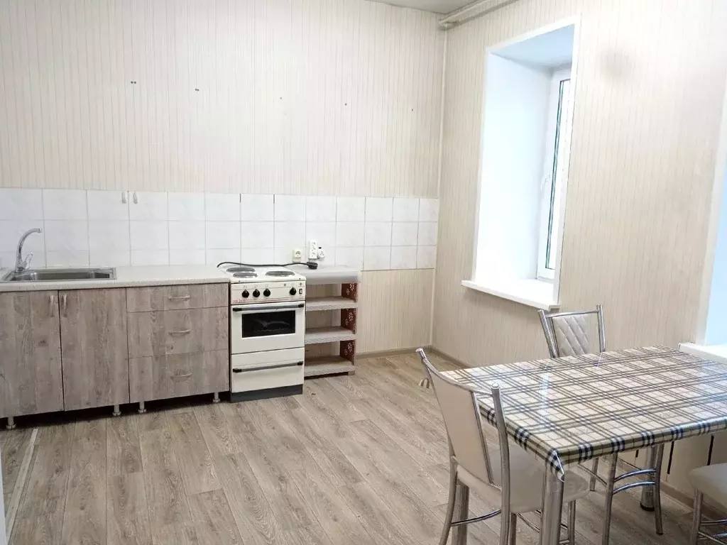 3-к кв. Хакасия, Абакан ул. Чертыгашева, 126 (90.0 м) - Фото 1