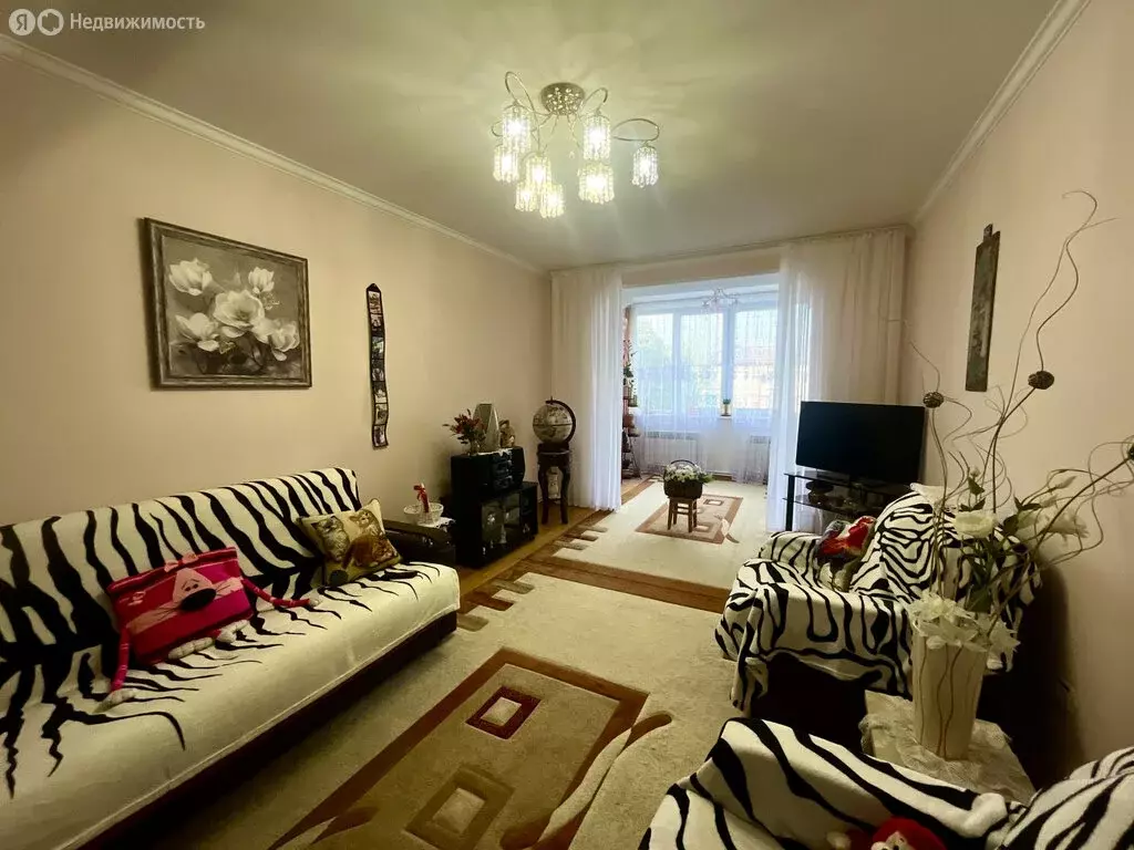 2-комнатная квартира: Ейск, улица Горького, 7/3 (93 м) - Фото 1