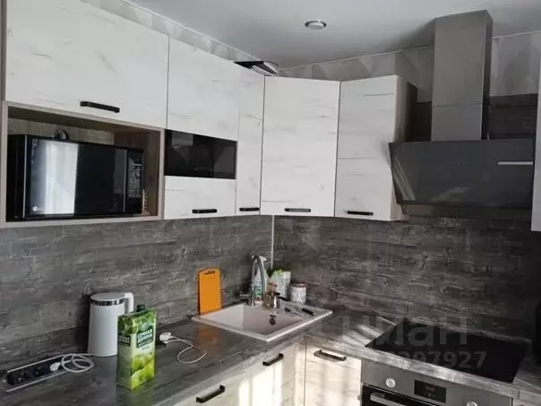 3-к кв. Белгородская область, Старый Оскол Интернациональный мкр, 21 ... - Фото 1