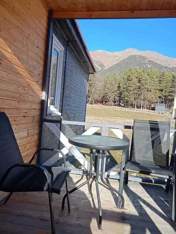 Дом в Карачаево-Черкесия, Зеленчукский район, с. Архыз ул. Ленина, 1 ... - Фото 1