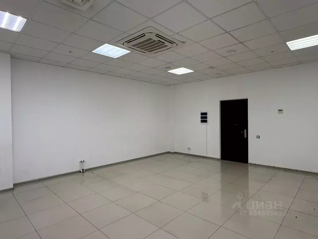 Офис в Краснодарский край, Краснодар Северная ул., 490 (38 м) - Фото 2