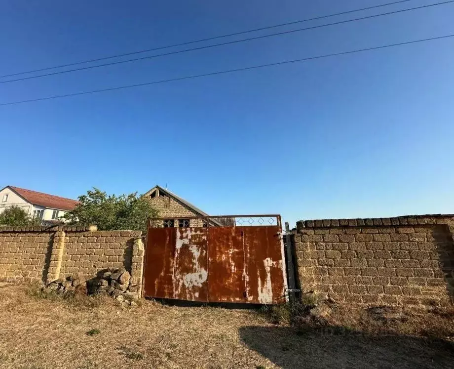 Дом в Крым, Сакский район, Ореховское с/пос, с. Червоное ул. Шпарева, ... - Фото 2