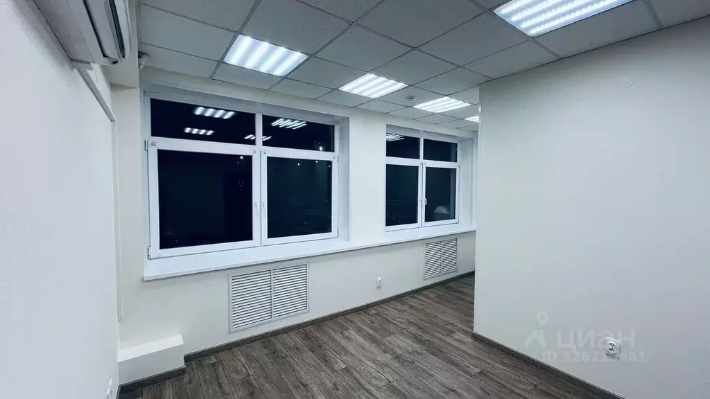 Офис в Свердловская область, Березовский ул. Красных Героев, 10 (22 м) - Фото 1