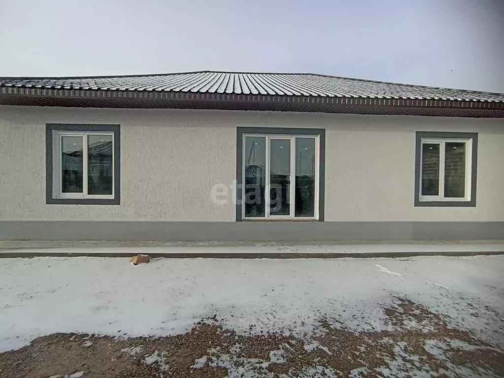 Дом в Хакасия, Усть-Абаканский район, с. Калинино ул. Западная (115 м) - Фото 0