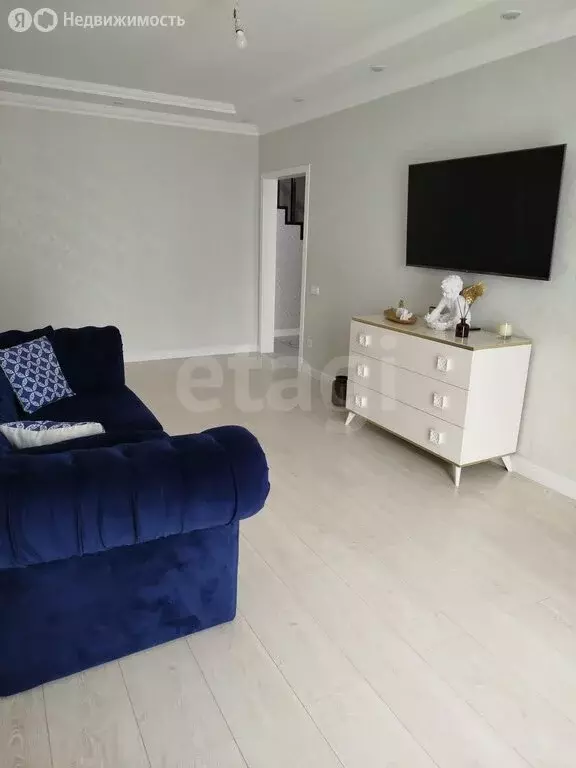 3-комнатная квартира: Владикавказ, улица Шамиля Джикаева, 7 (98 м) - Фото 1