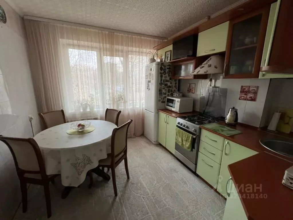 4-к кв. Омская область, Омск Кемеровская ул., 2 (79.0 м) - Фото 2