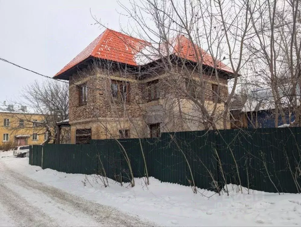 Дом в Иркутская область, Иркутск ул. Петрова, 38 (120 м) - Фото 0