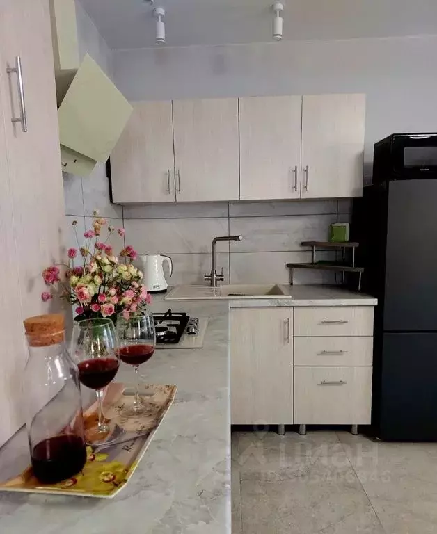 Дом в Воронежская область, Богучарский район, Поповское с/пос, с. ... - Фото 1