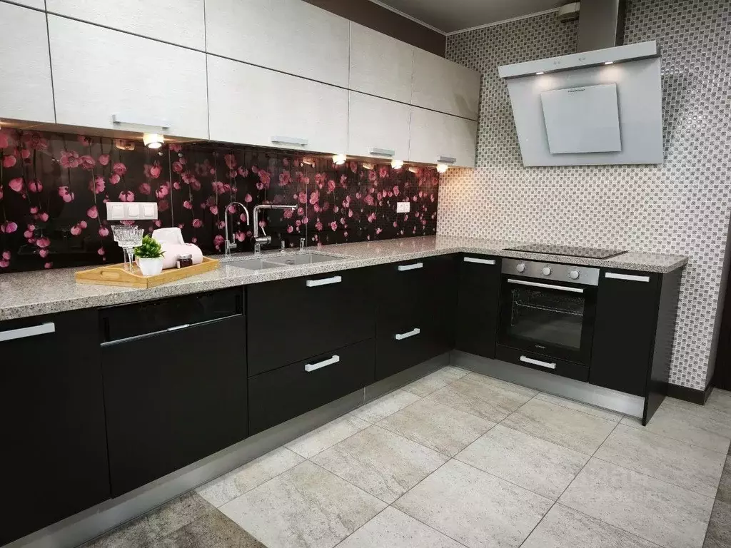 2-к кв. Санкт-Петербург ул. Есенина, 1к1 (79.8 м) - Фото 1