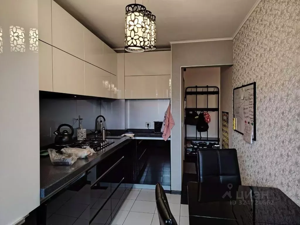 3-к кв. Свердловская область, Екатеринбург ул. Авиаторов, 14 (61.8 м) - Фото 1