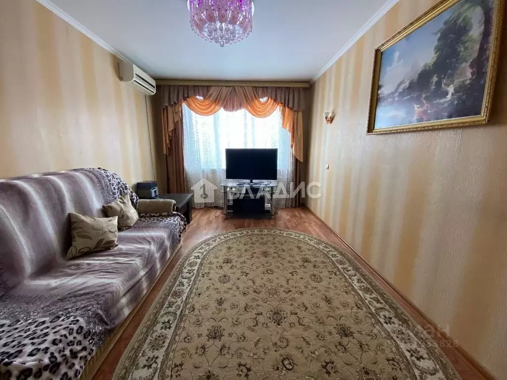 3-к кв. Оренбургская область, Орск Новый город мкр, ул. Беляева, 4 ... - Фото 0