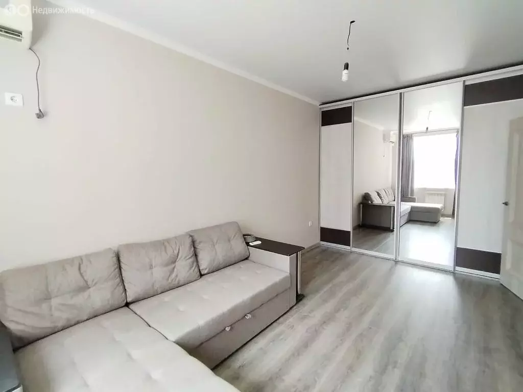 1-комнатная квартира: Краснодар, улица им. Героя Яцкова И.В., 6 (36.5 ... - Фото 0