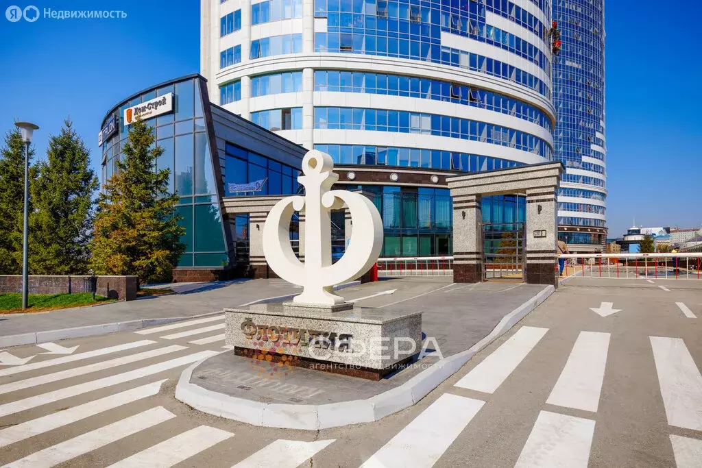 4-комнатная квартира: Новосибирск, улица Сибревкома, 9 (92 м) - Фото 1