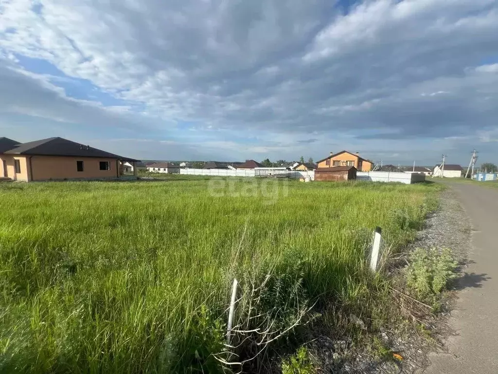 Участок в Белгородская область, Старооскольский городской округ, с. ... - Фото 0