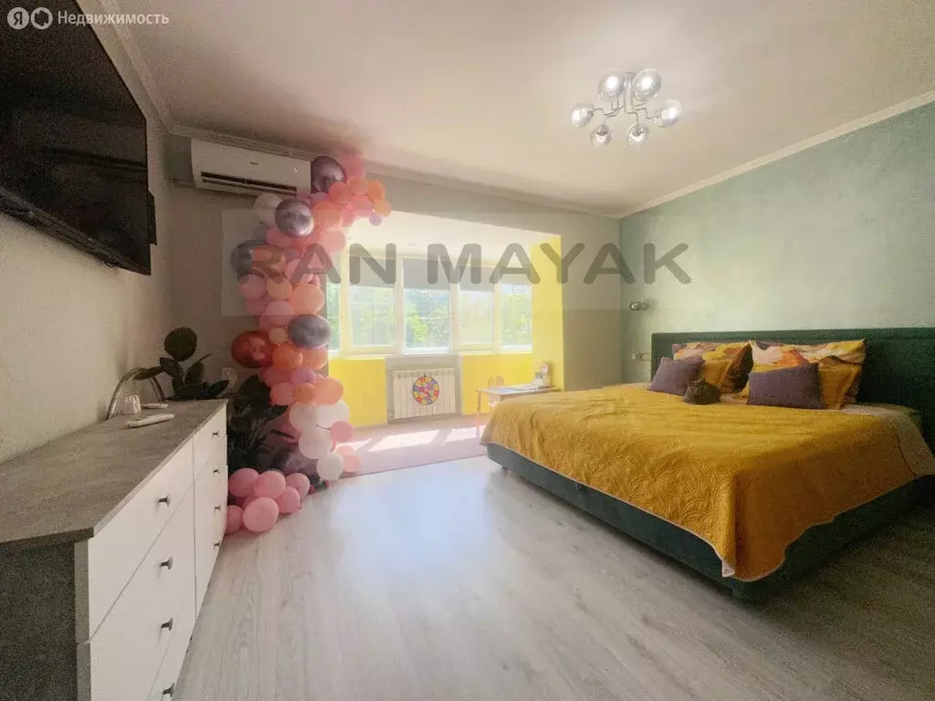 1-комнатная квартира: Майкоп, улица Коммунаров, 13 (32 м) - Фото 0