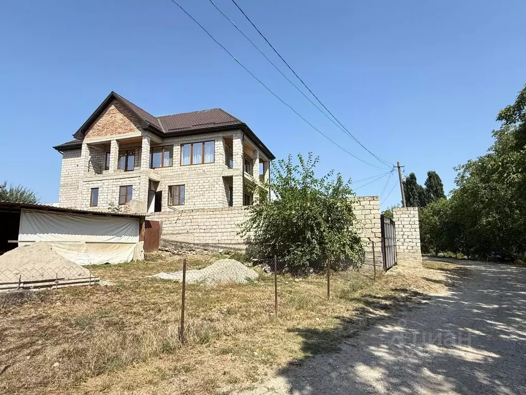 Дом в Кабардино-Балкария, Нальчик городской округ, с. Кенже ул. ... - Фото 1