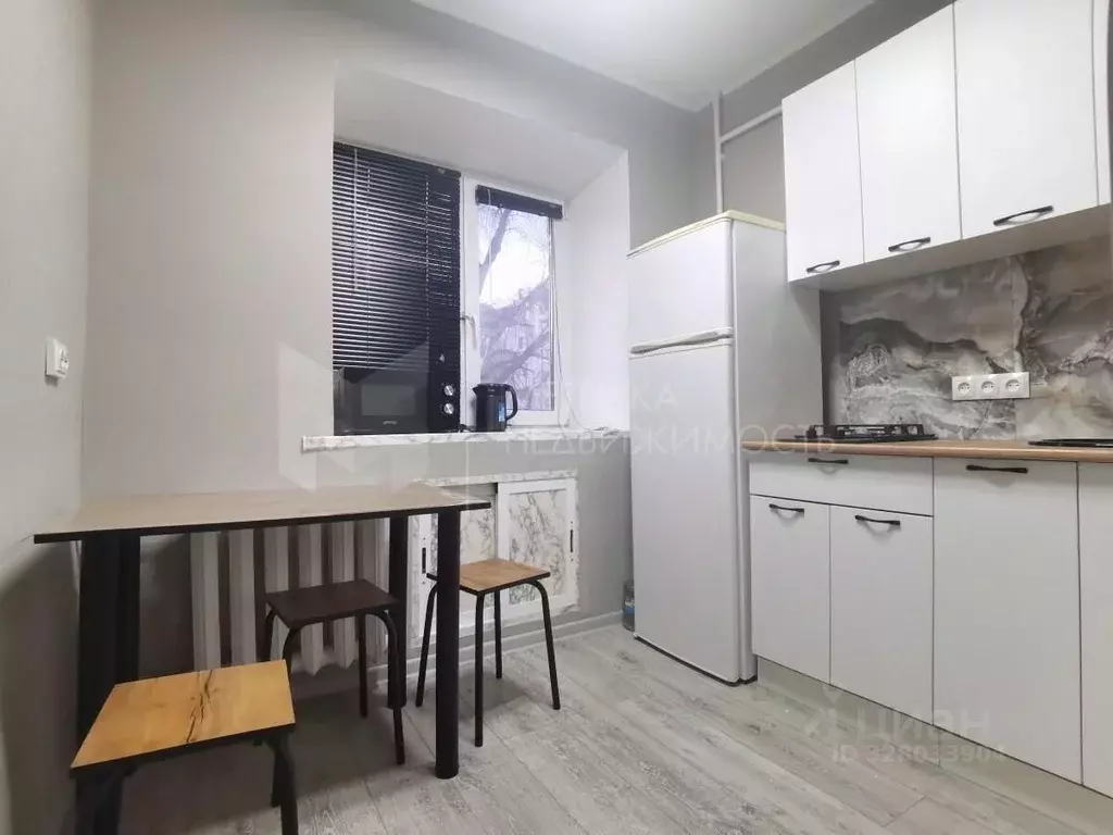 2-к кв. Тюменская область, Тюмень ул. Луначарского, 57 (44.5 м) - Фото 1