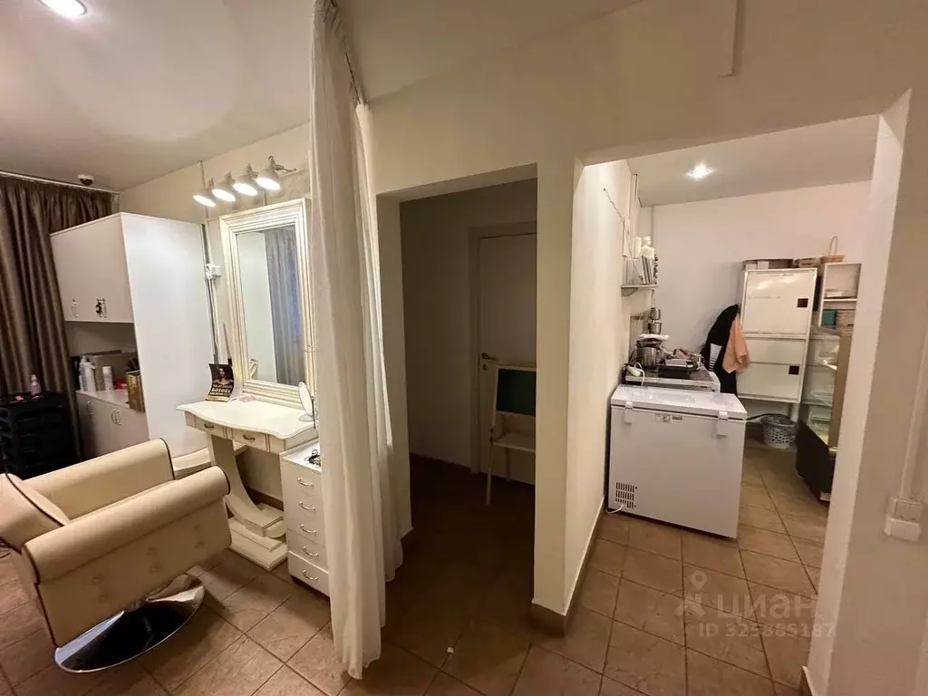 Помещение свободного назначения в Московская область, Красногорск бул. ... - Фото 1