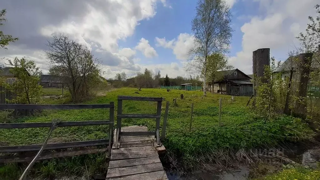 Участок в Новгородская область, Малая Вишера ул. Саши Александровой, ... - Фото 0