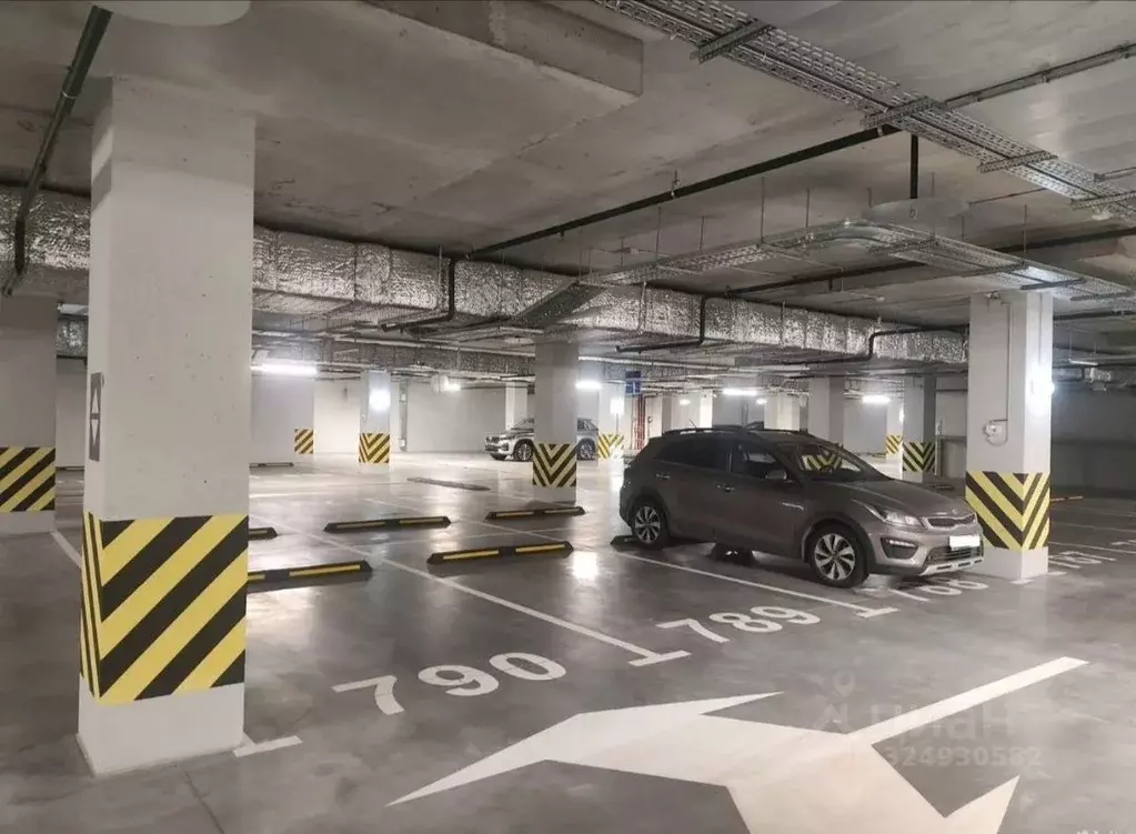 Гараж в Москва бул. Братьев Весниных, 1 (14 м) - Фото 1