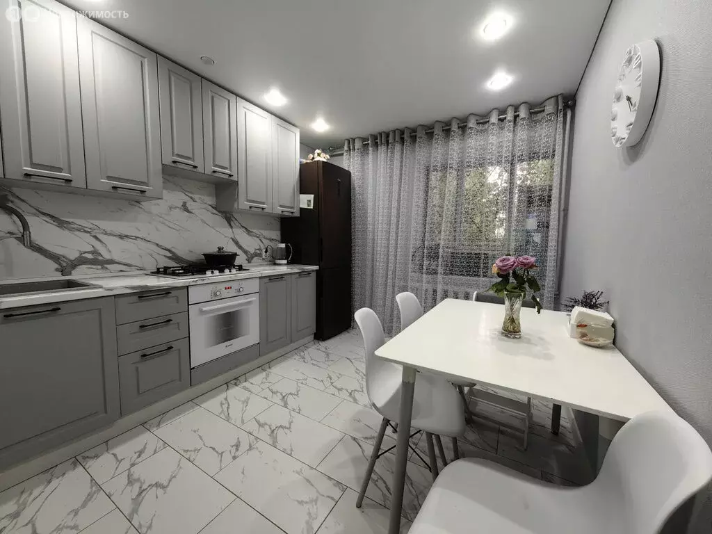2-комнатная квартира: Армавир, улица Луначарского, 408 (52 м) - Фото 0